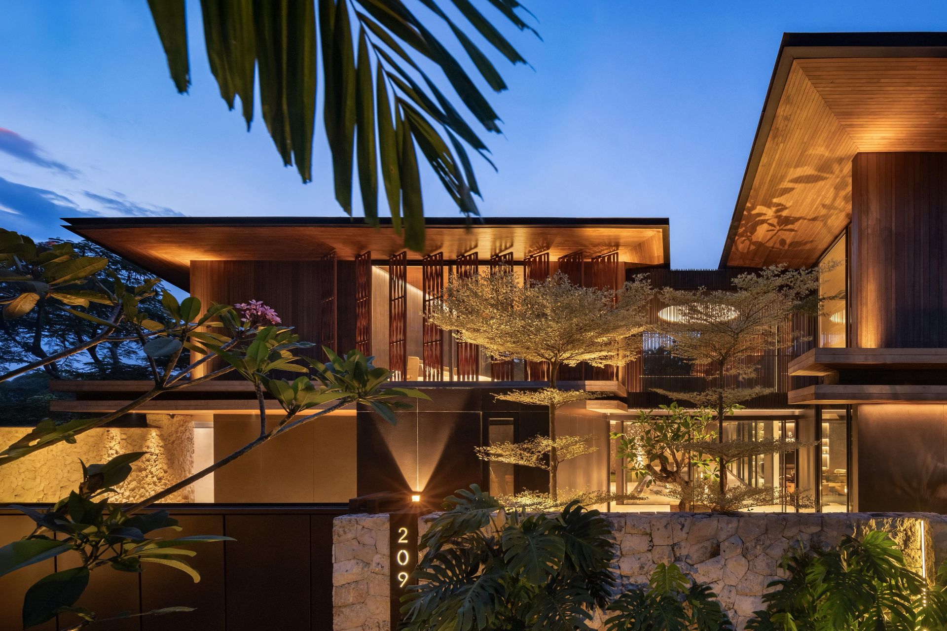 209 Residence Leon Luxury Banner